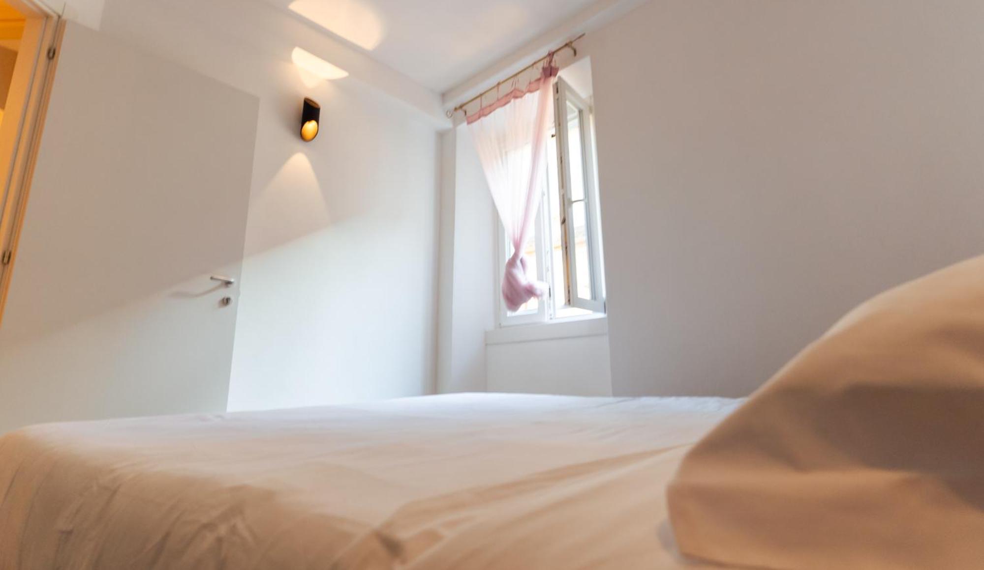 Exclusive Apartment - Magritte Style Lecco Zewnętrze zdjęcie
