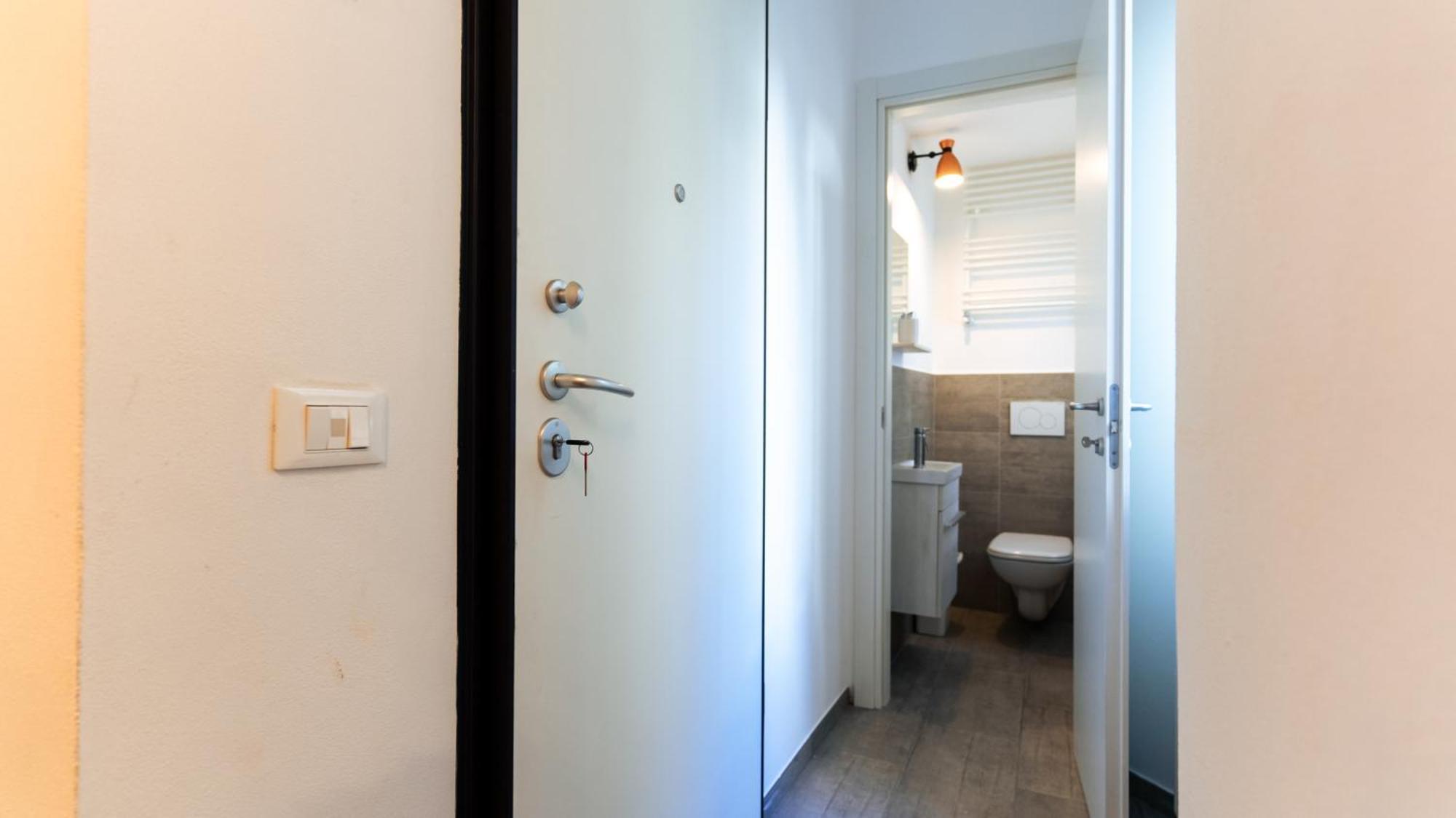 Exclusive Apartment - Magritte Style Lecco Zewnętrze zdjęcie