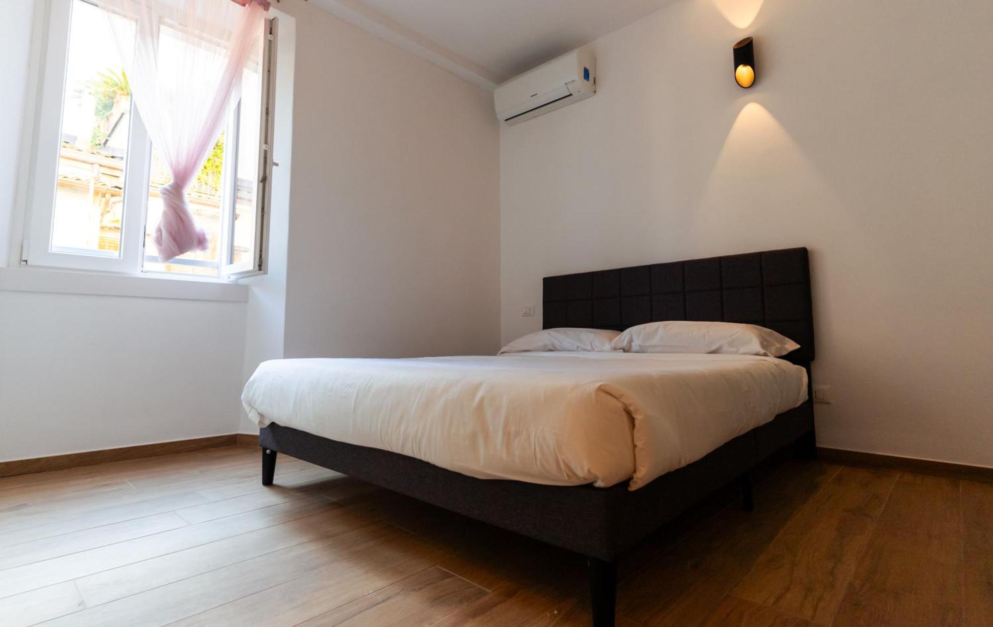 Exclusive Apartment - Magritte Style Lecco Zewnętrze zdjęcie